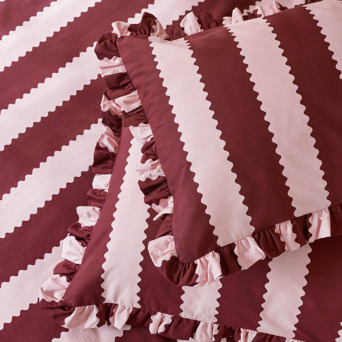 Birdie Stripe Ruffle Pillowcase Pair Burgundy/Blossom