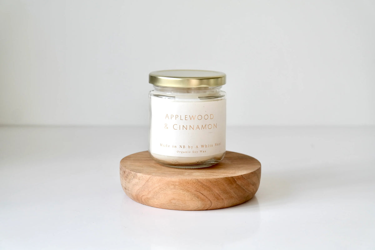 Applewood and Cinnamon 8oz Candle