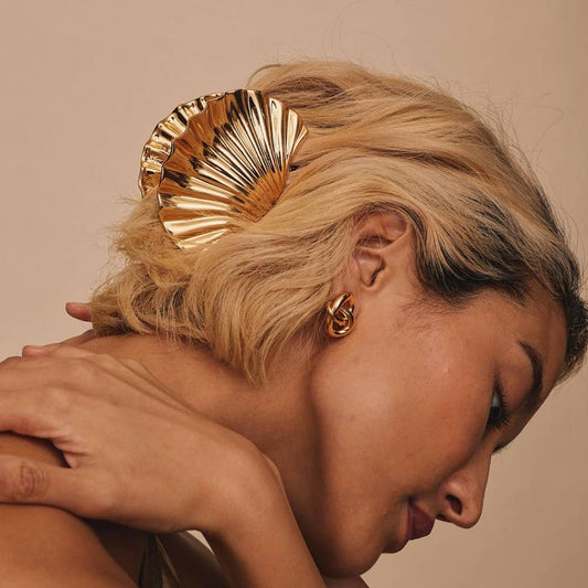 Shell-Shaped Gold Claw Clip