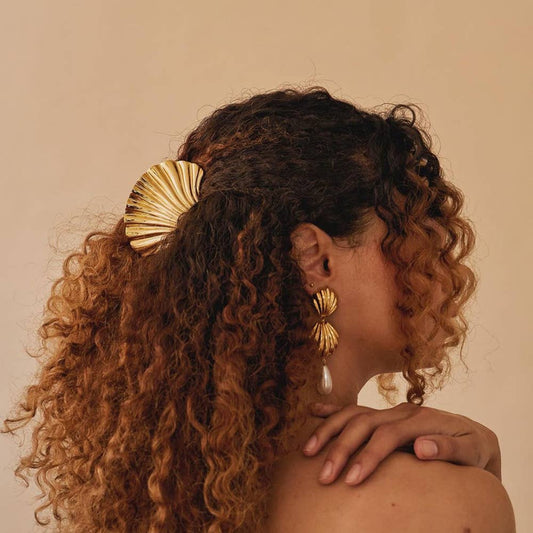 Shell-Shaped Gold Claw Clip
