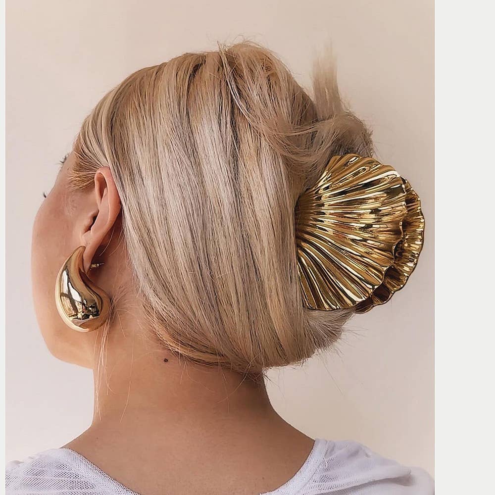 Shell-Shaped Gold Claw Clip